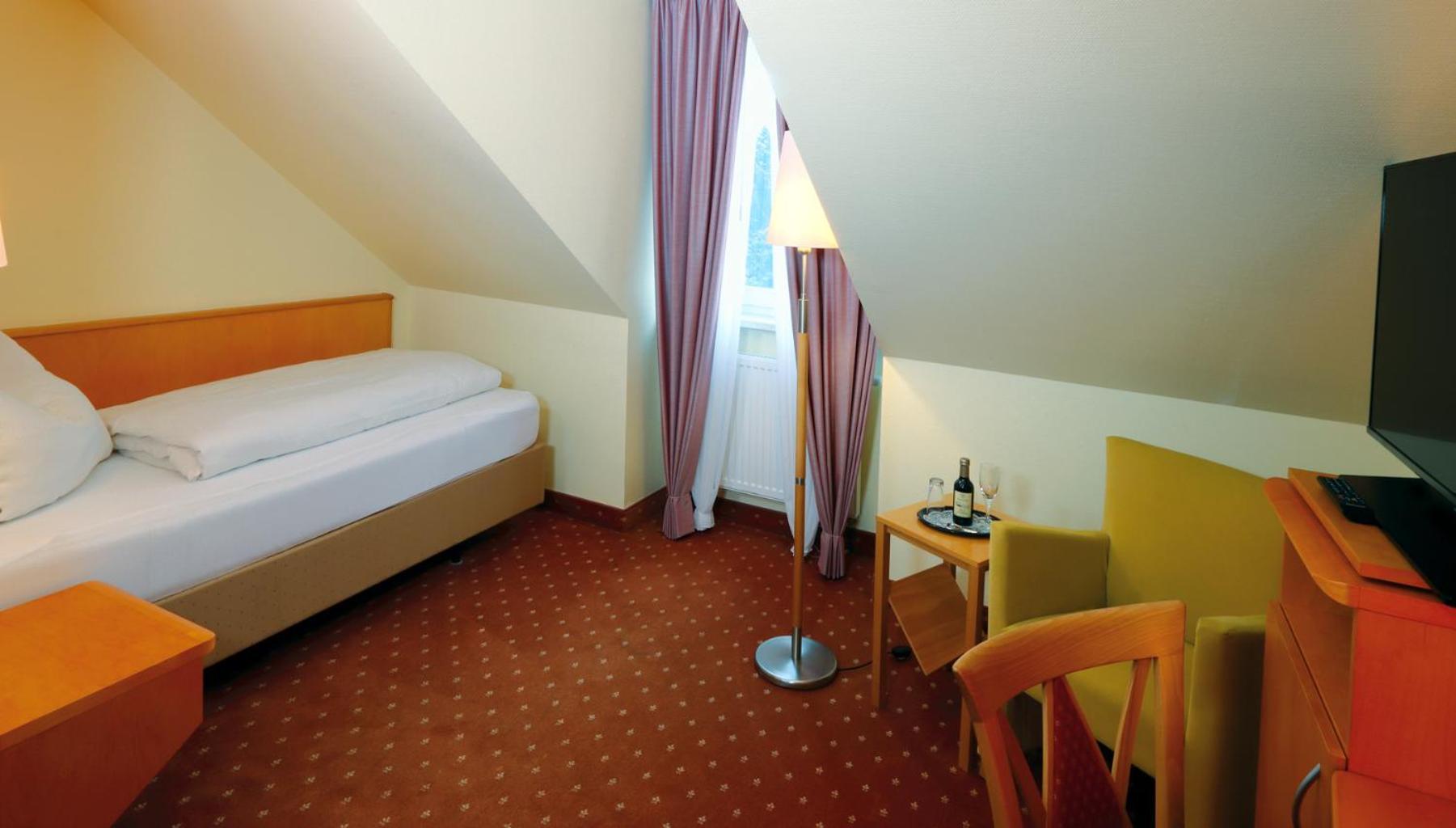Hotel Und Restaurant Eurohof Дуйсбург Экстерьер фото