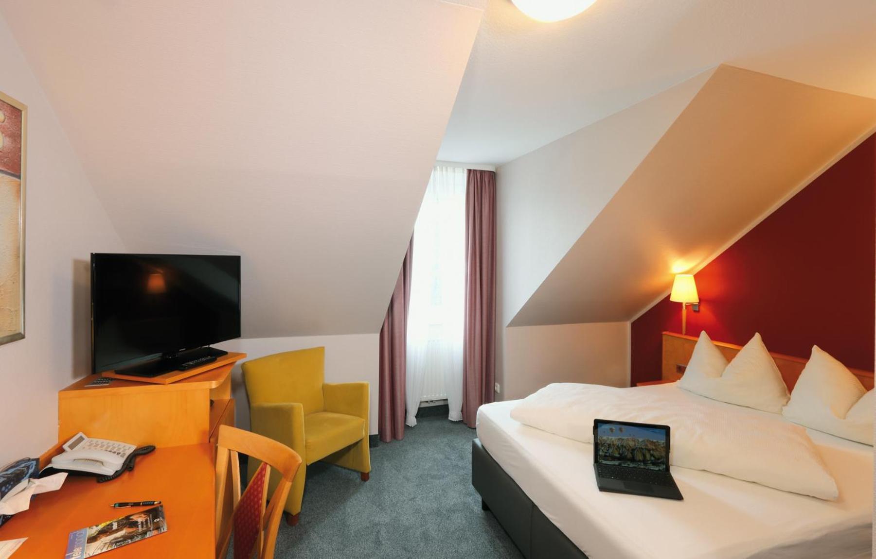 Hotel Und Restaurant Eurohof Дуйсбург Экстерьер фото