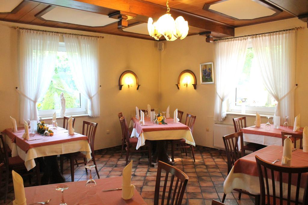 Hotel Und Restaurant Eurohof Дуйсбург Экстерьер фото