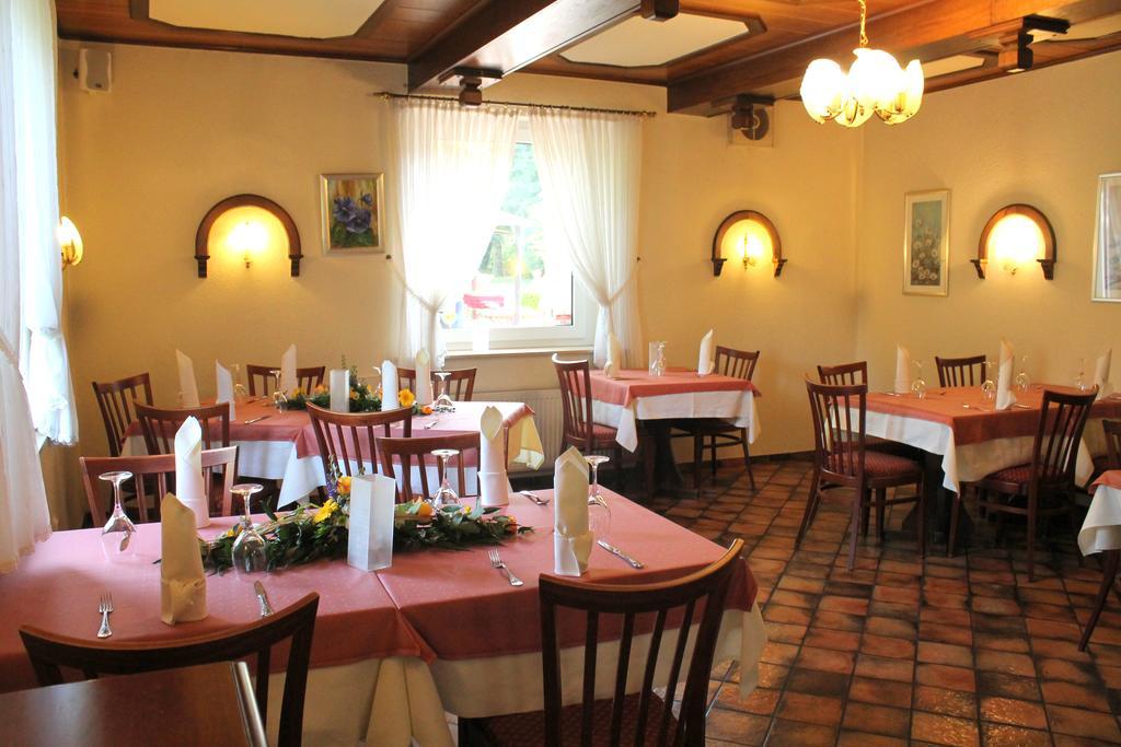 Hotel Und Restaurant Eurohof Дуйсбург Экстерьер фото