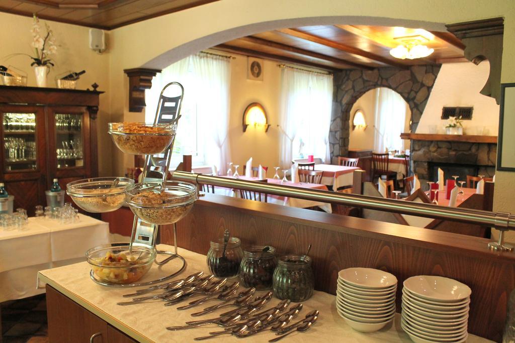 Hotel Und Restaurant Eurohof Дуйсбург Экстерьер фото